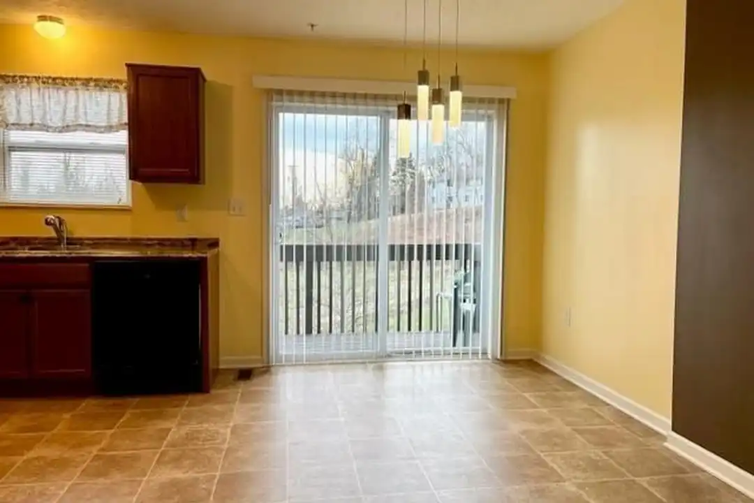 209 Ascot Ct - View 5