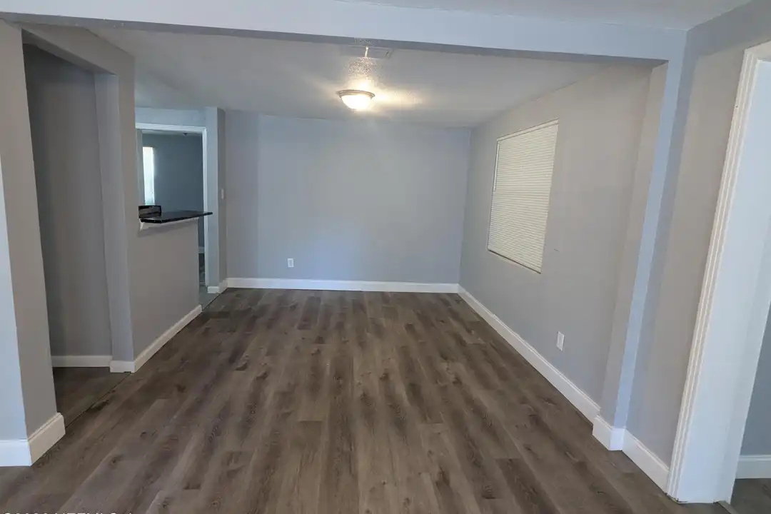 1834 Meharry Ave – pohled 3