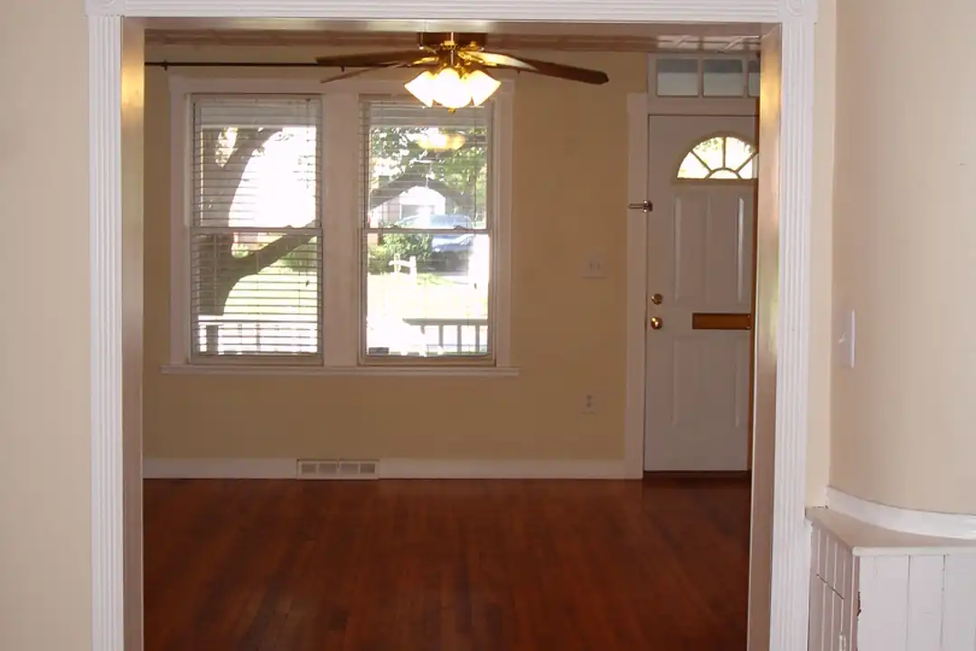 611 S West End Ave - View 4