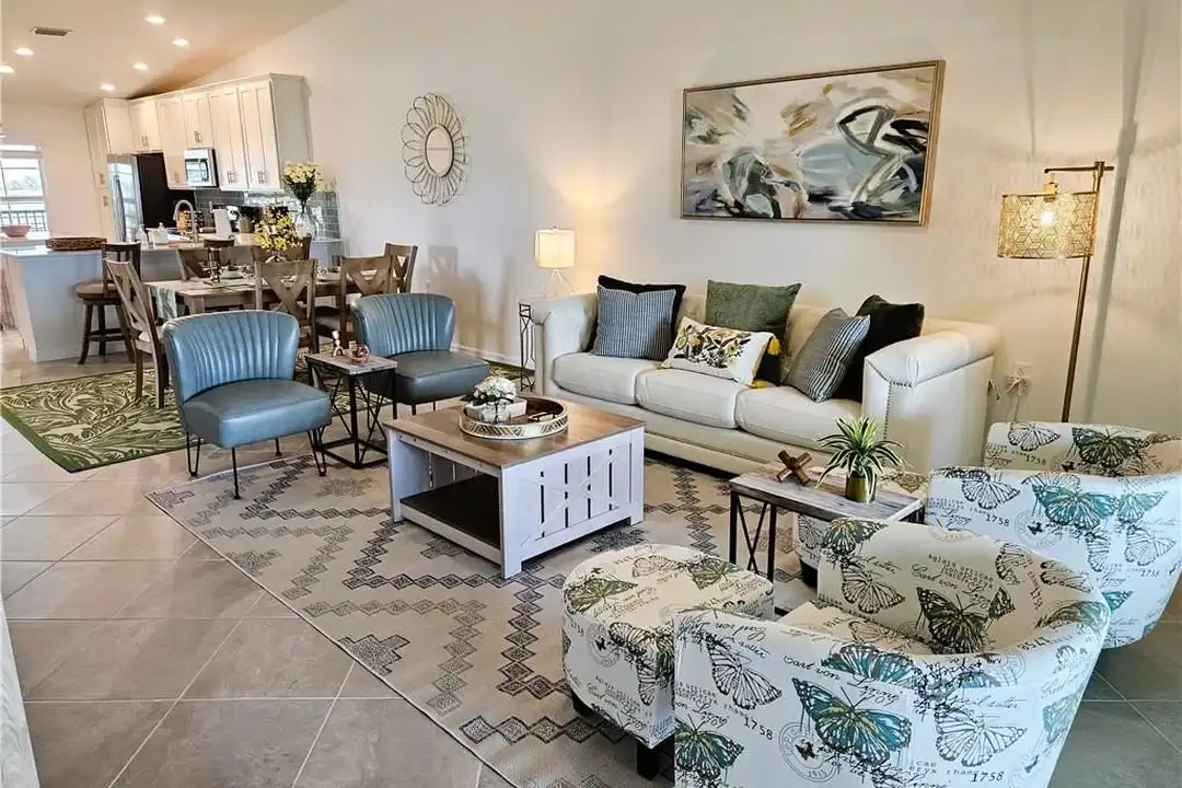5427 Double Eagle Cir #2826 - More