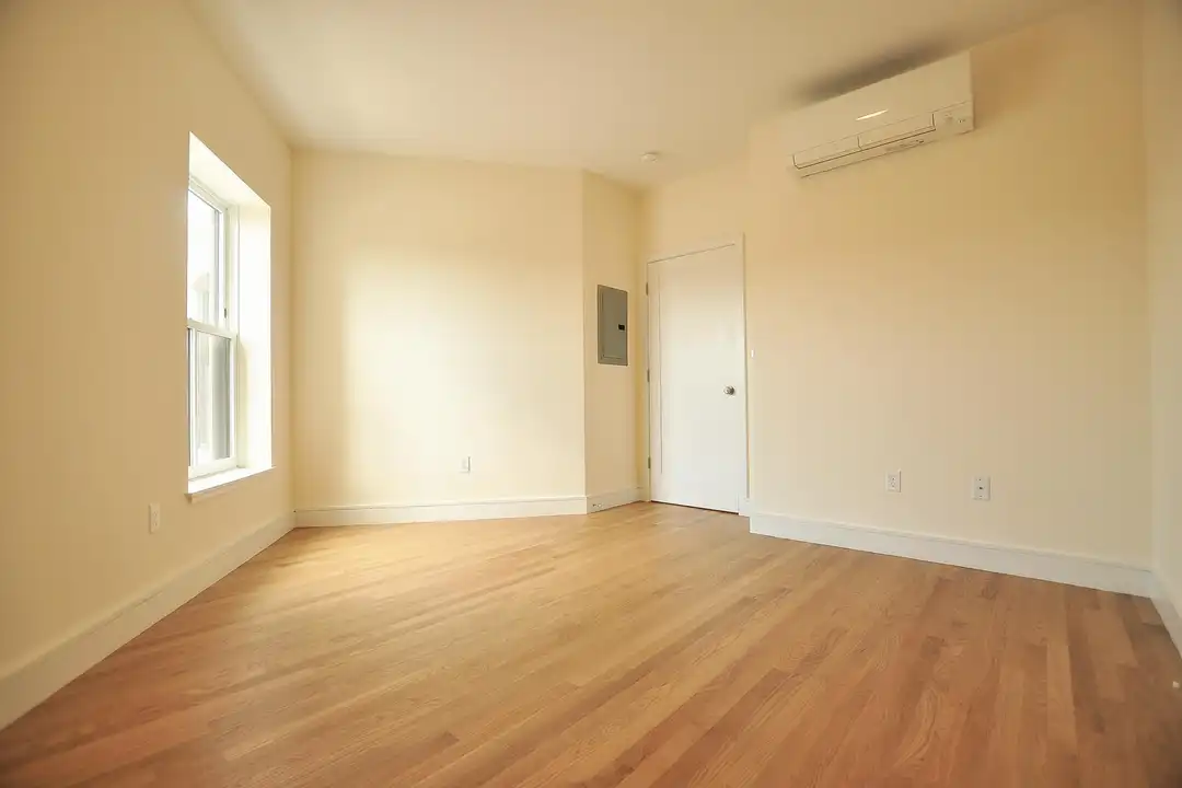 877 Beacon St unit 3 - More