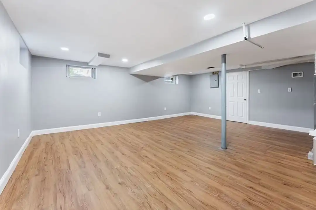 71 Gladeside Ave - More