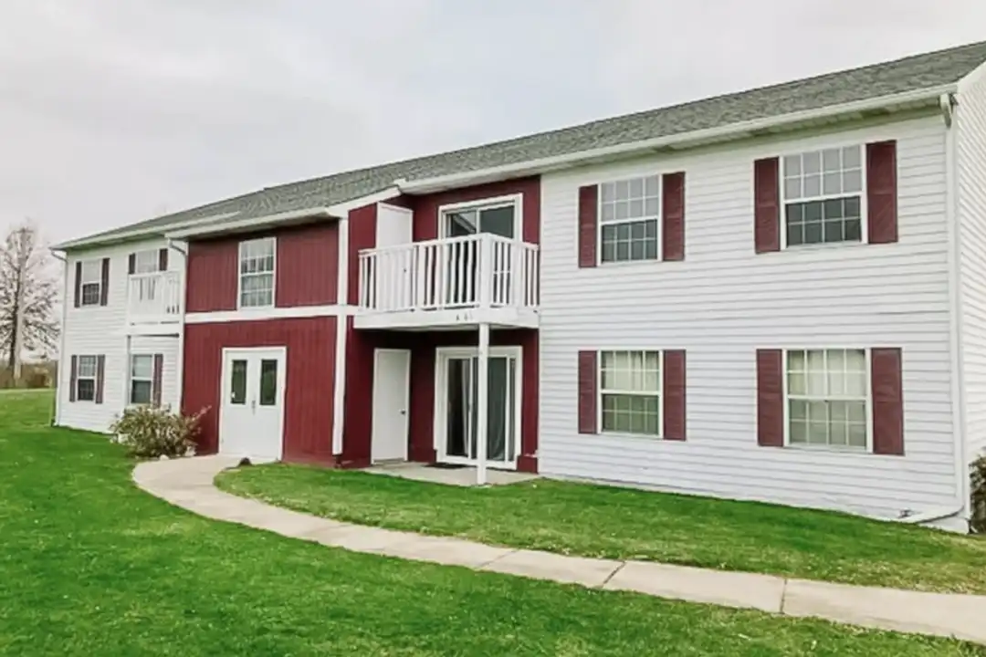 10 Surrey Ln – photo 1 of 13