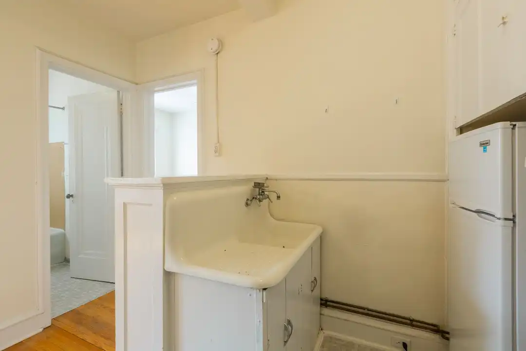 3252 Girard Ave S unit 201 - View 6