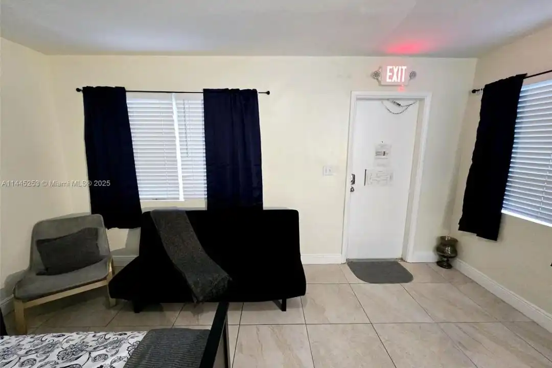 2305 Monroe St - View 6