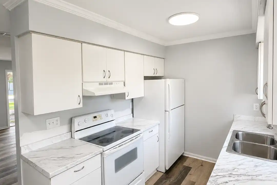 511 65th Ave Dr W - View 5