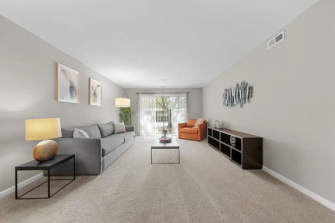 Lakeside Village Apartments - 15770 Lakeside Village Dr - Clinton ...
