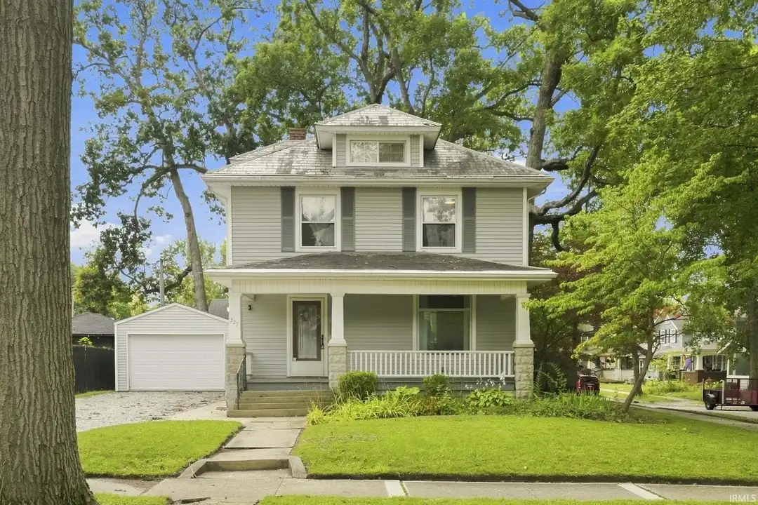 527 W Oakdale Dr – photo 1