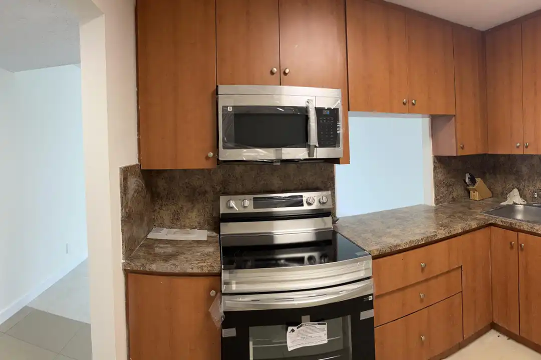 1801 S Ocean Dr unit 633 - View 6