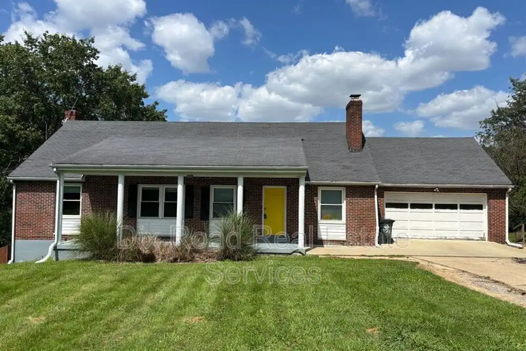 1750 N Staunton Dr – photo 1