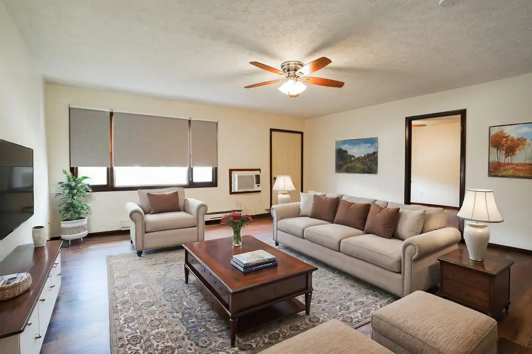 855 S Hazel St – photo 1 of 11
