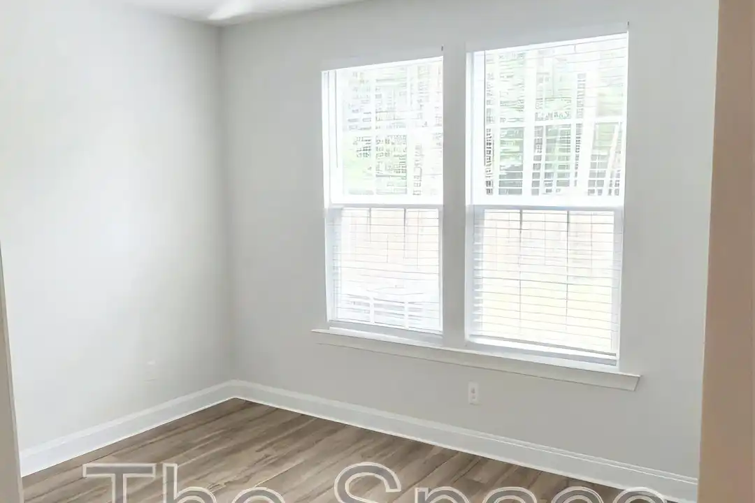 610 S Pointe Blvd - View 3