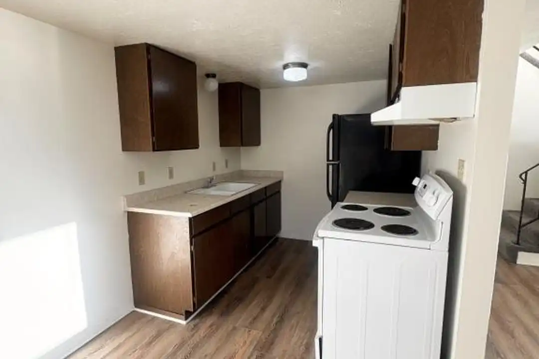 800 E 100 S unit 4 - View 5