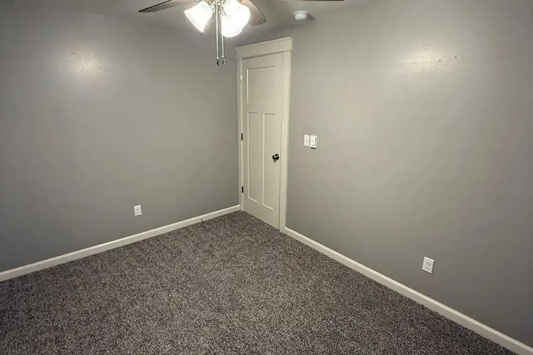 710 Harvest Dr unit Apt#8 - More