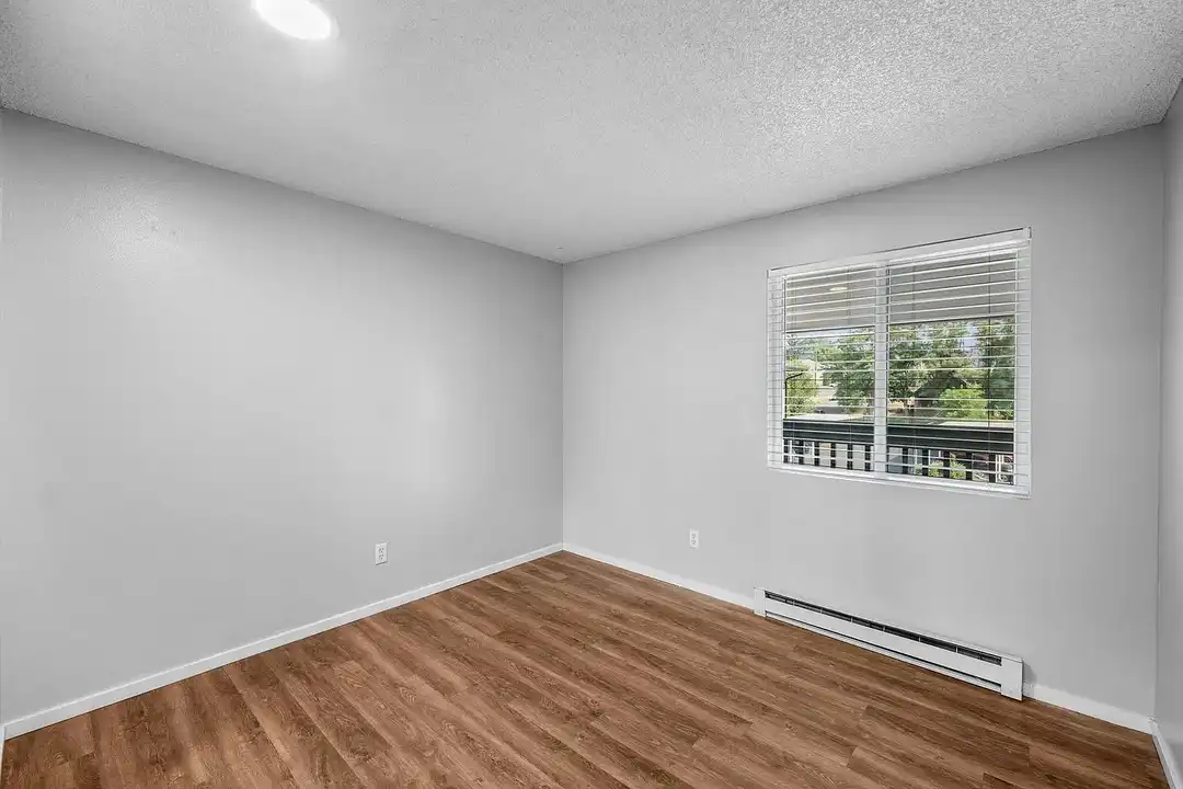 River Court Apartments – photo 1