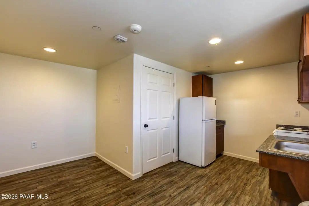1141 E Gurley St #19 - View 4