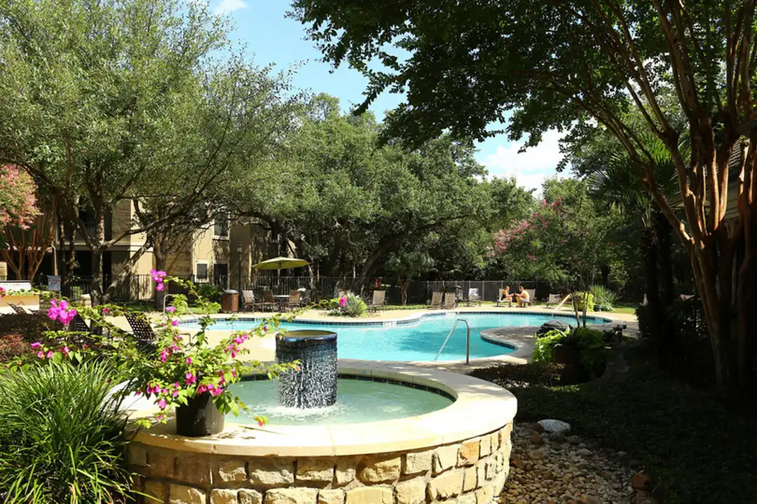 6707 Brodie Ln - View 3