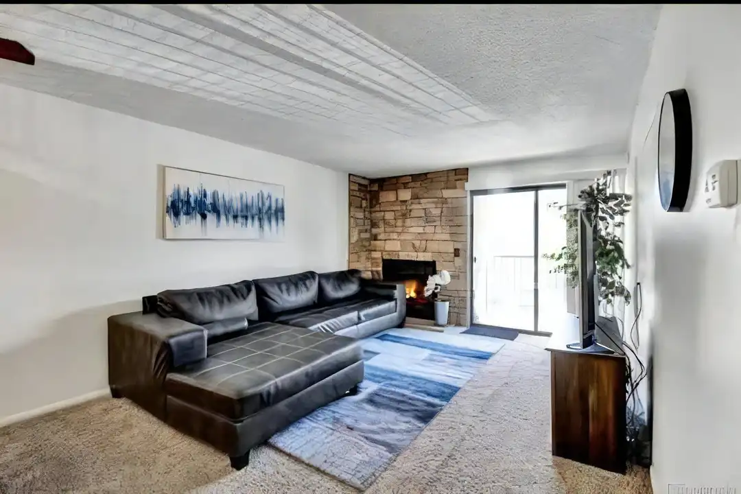 401 S Kalispell Way unit 204 - View 2