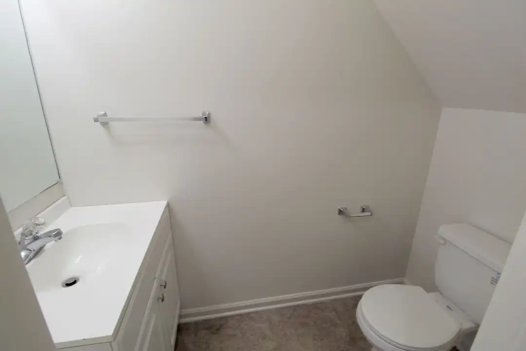 1326 Devon Ln - More