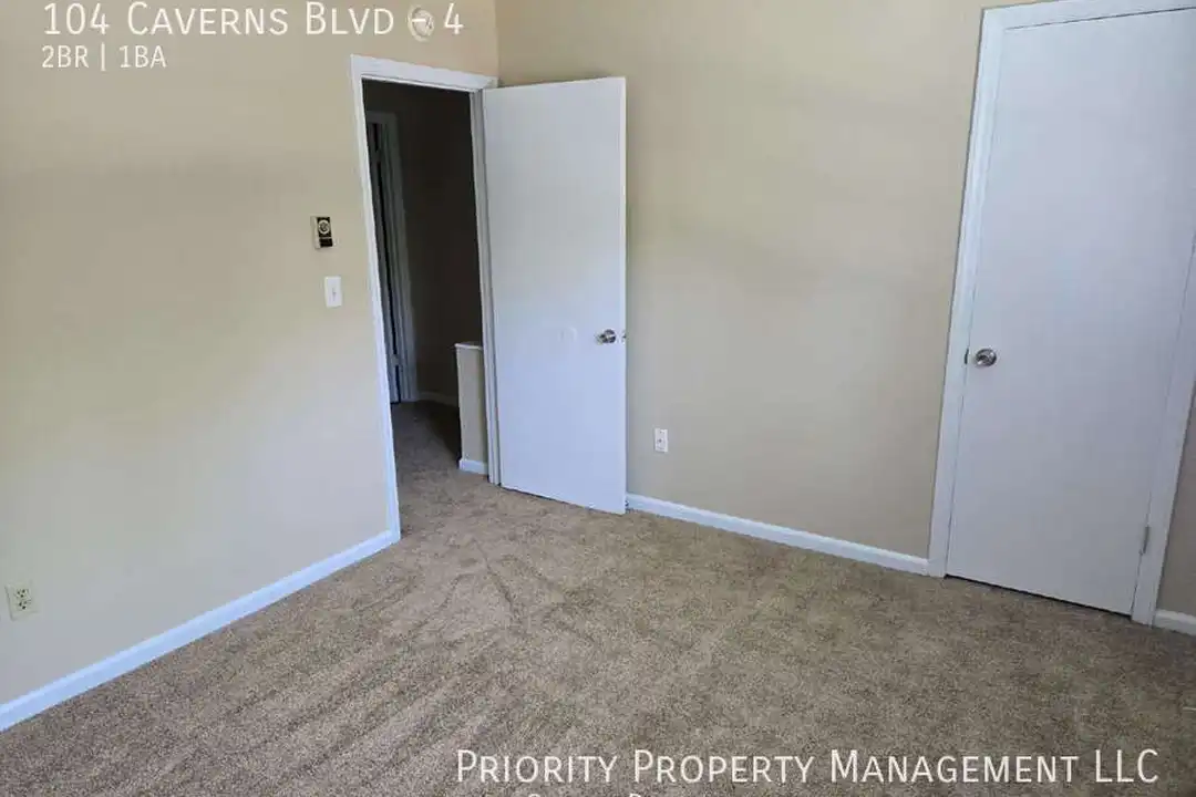 104 Caverns Blvd - View 6