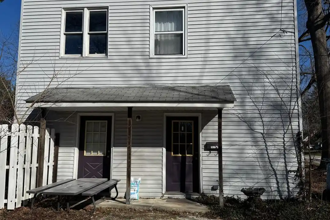 1017 1/2 Vine St unit 1017 1/2 Vine St - B - 1 – photo 1 of 13