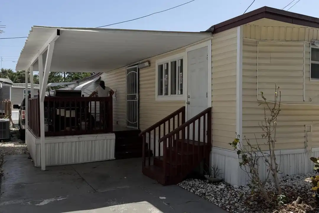 2980 NW 79th St unit B222 – photo 1 of 10