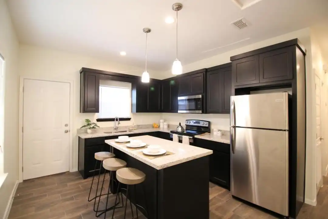 511 Downing Ave unit 1 - View 3
