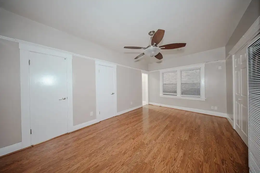 65 Linden Ave. – photo 1