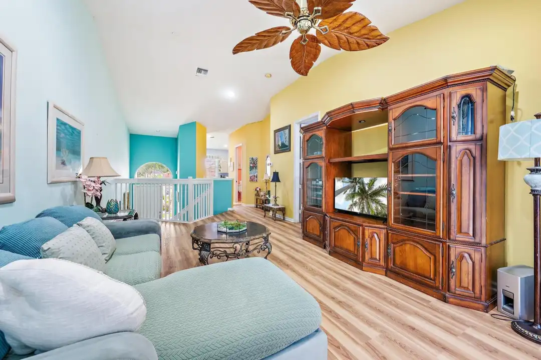 9224 Wentworth Ln - View 3