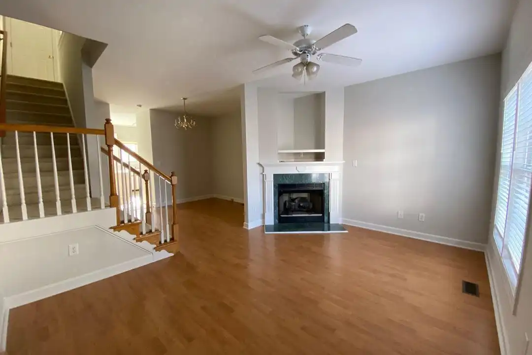 2725 Sterling Park Dr – pohled 4