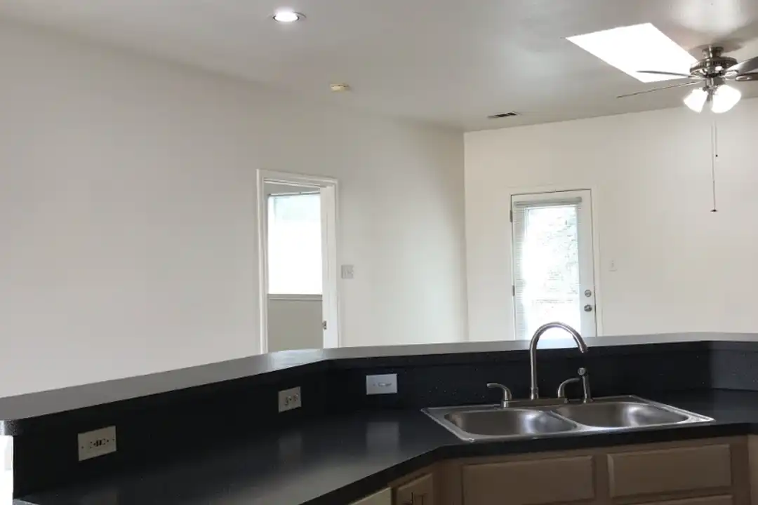 3104 Northwest Blvd unit D - View 3