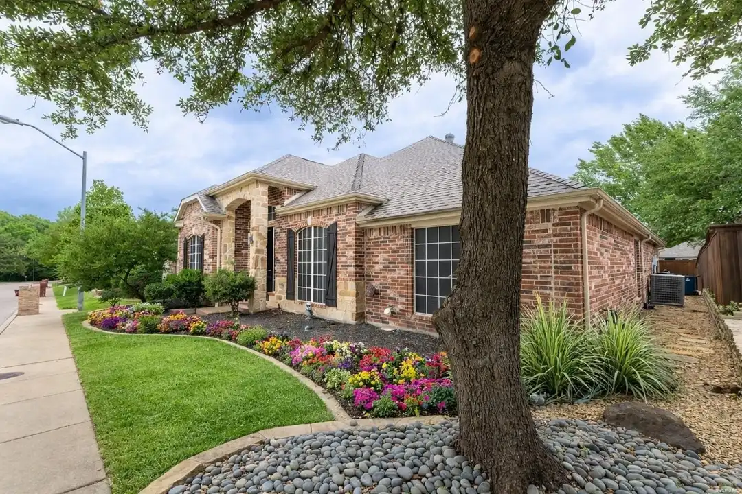 672 Channel Ridge Dr - View 2