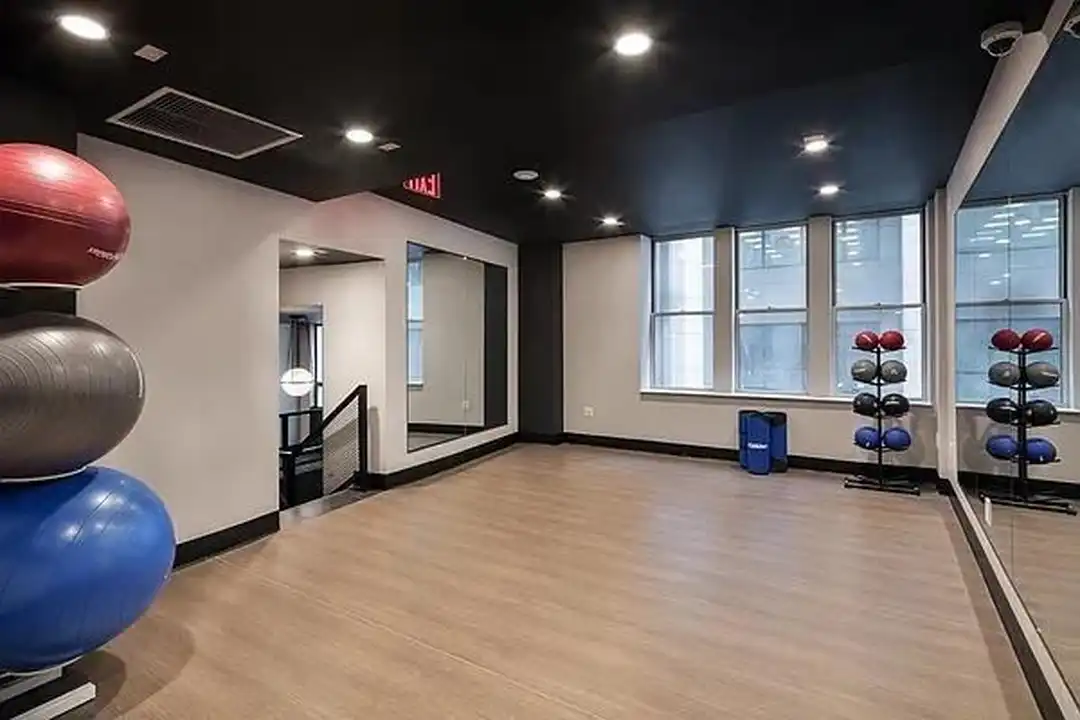 67 Wall St unit 20A – pohled 5