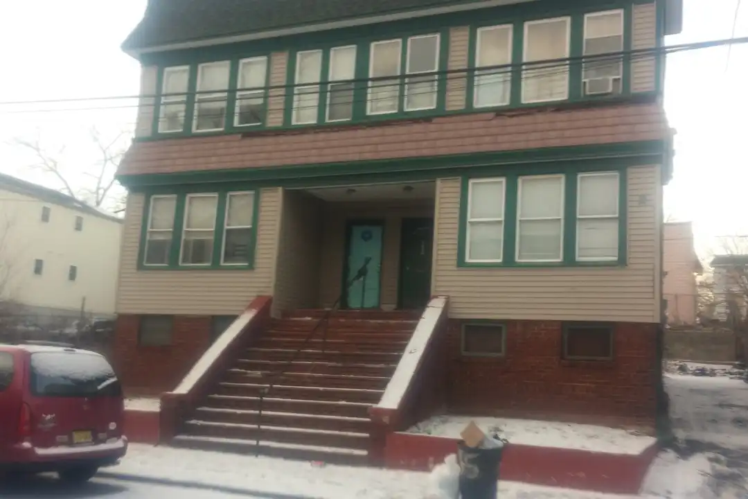 133 Schuyler Ave unit 1r - View 4