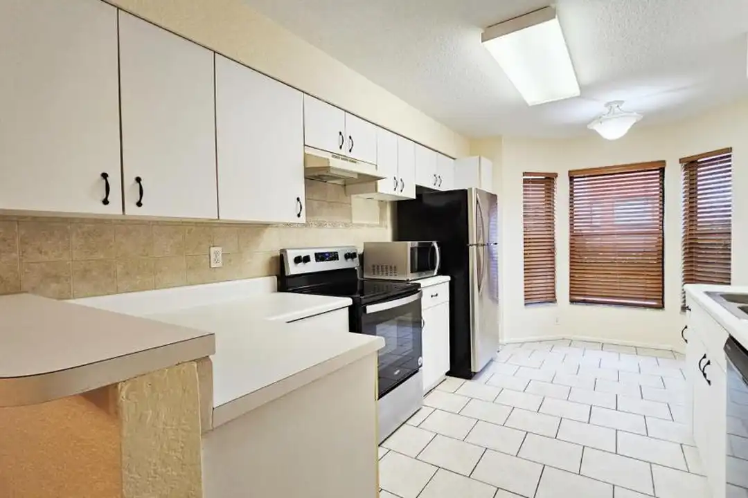7813 Sugar Bend Dr – pohled 6
