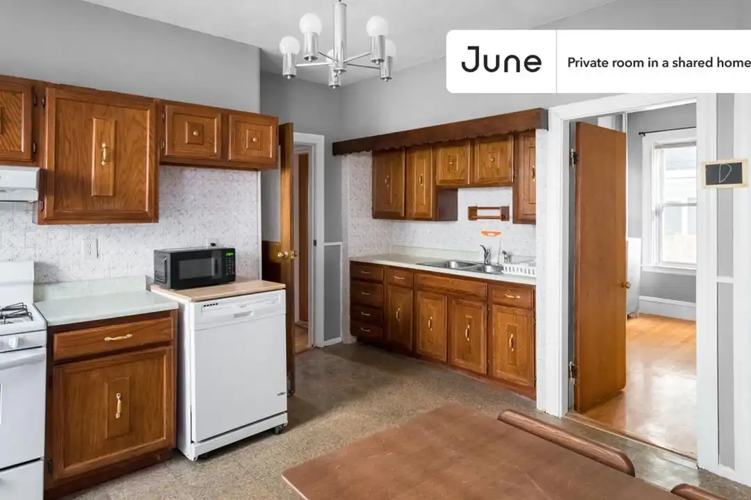 106 Beacon St – photo 1 of 11