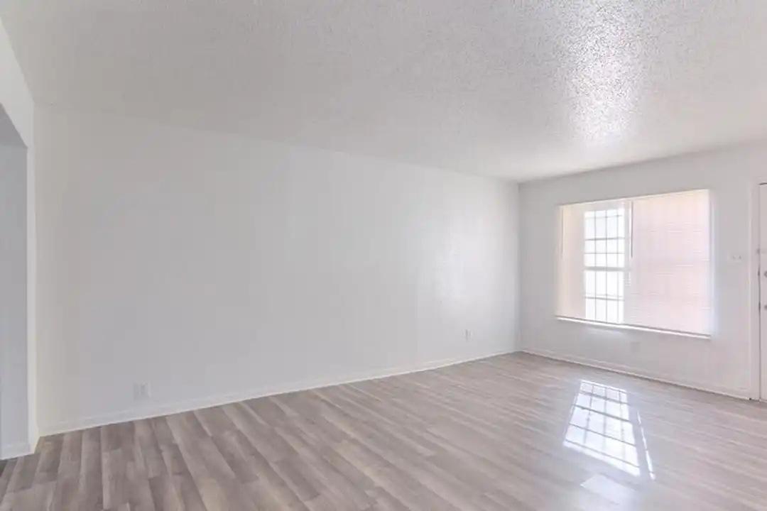 3501 Keltner Ave unit 102 - View 4