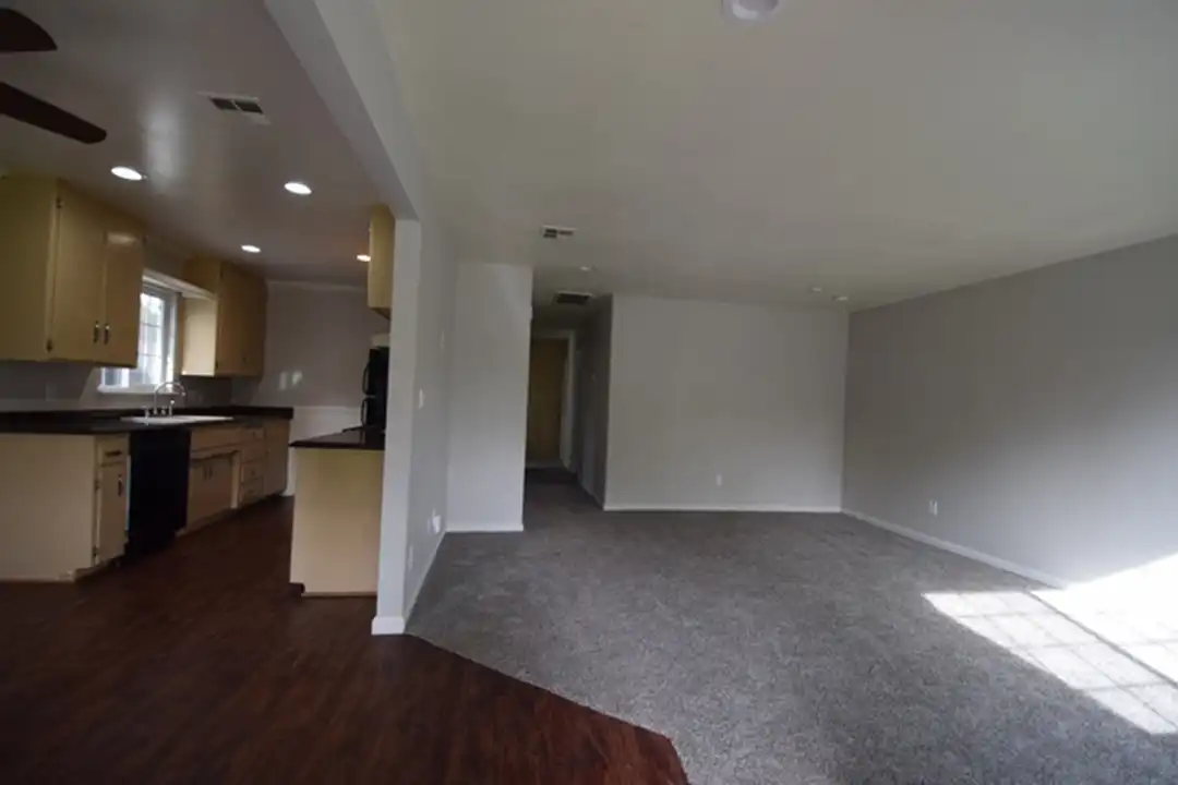 5233 Columbine Way - View 4