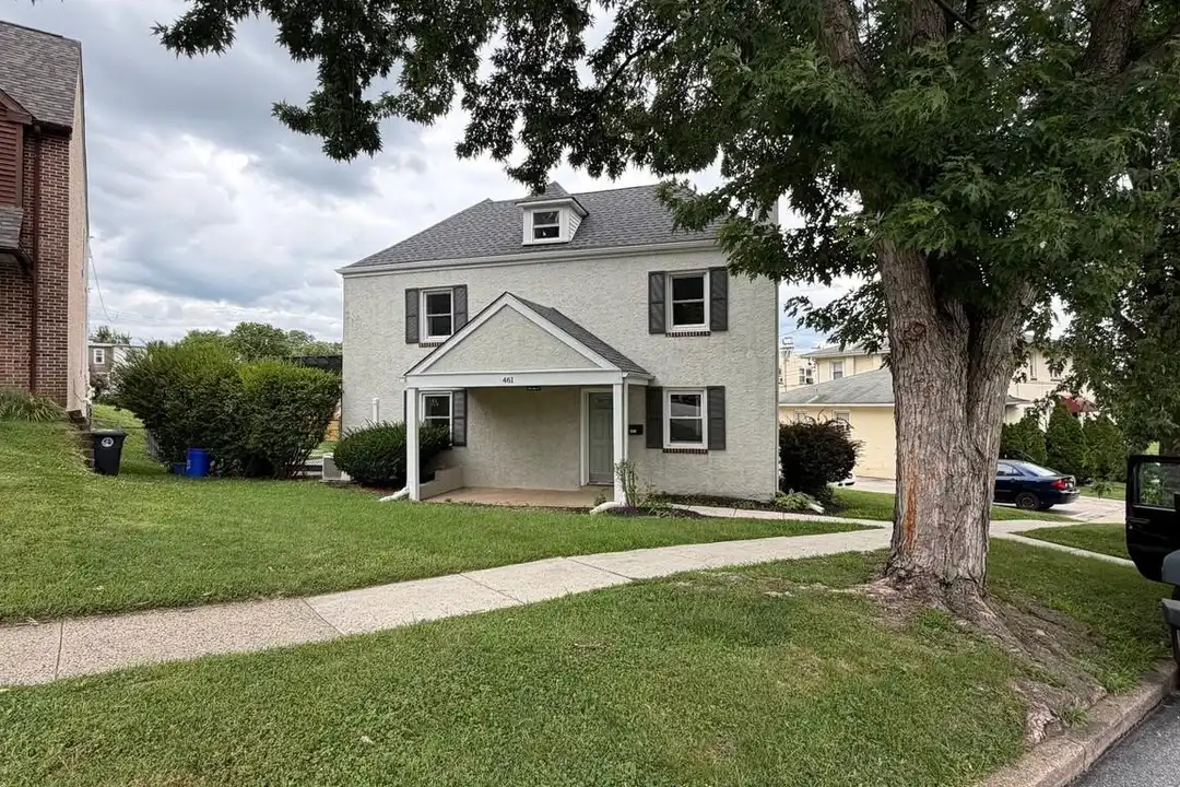 461 W 11th Ave – photo 1 of 19