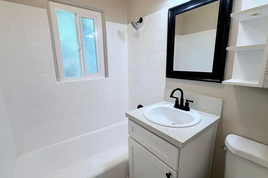 Apartment in San Diego - View 5