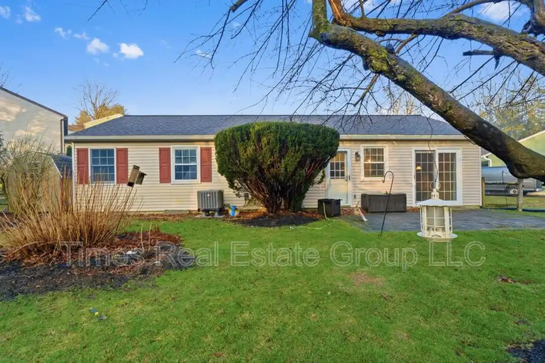 136 Brookfield Ct - View 4
