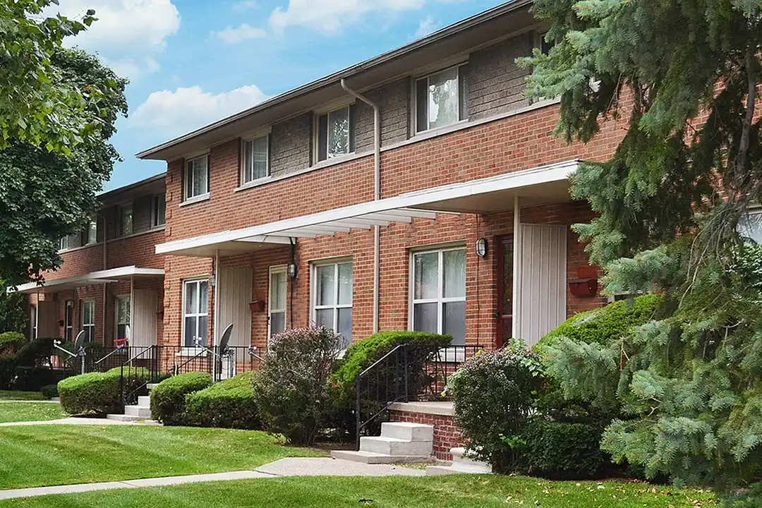Stratford Villa - Oak Park, MI – pohled 2