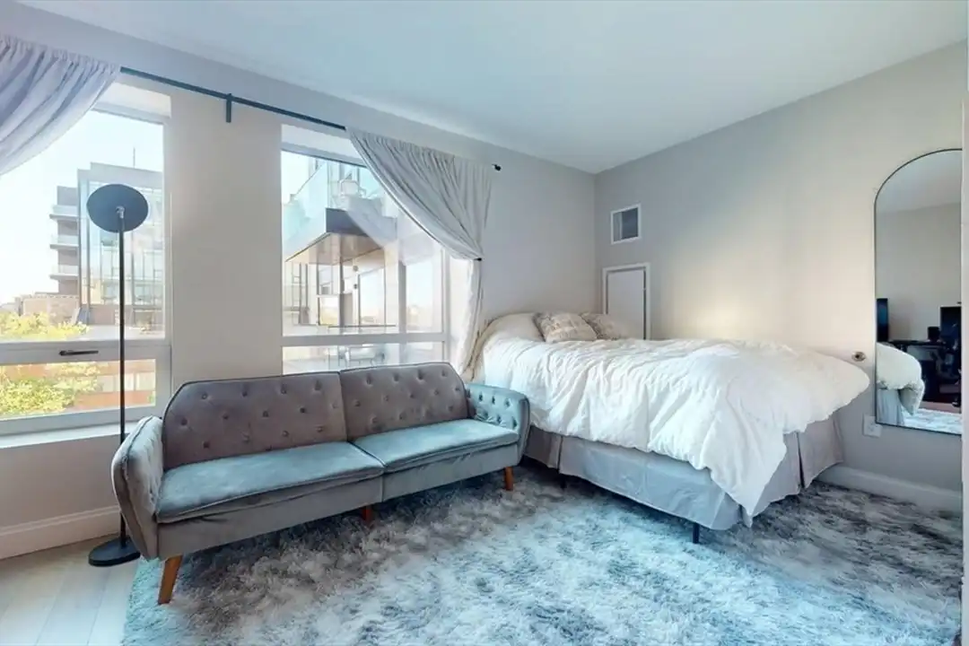 Apartment in Boston - View 4