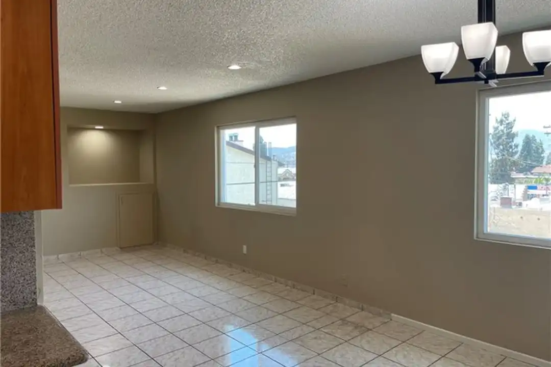 434 E Tujunga Ave unit J - View 6