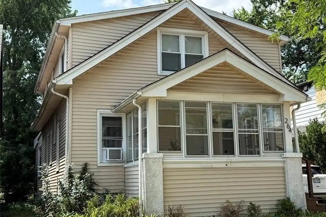 264 E Woodland St – photo 1 of 22
