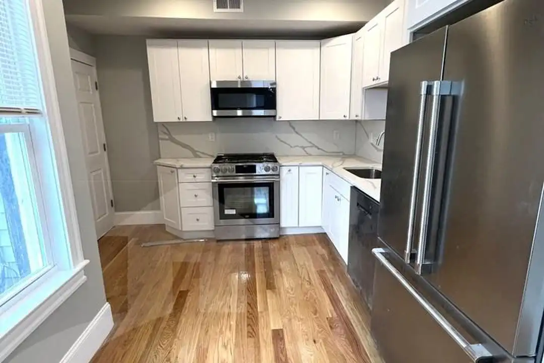 73 Pearl St unit 2 - View 3
