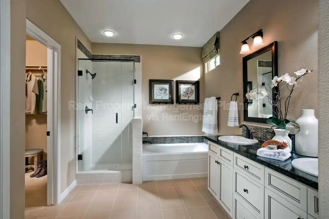 3470 Buckingham Ave - View 6