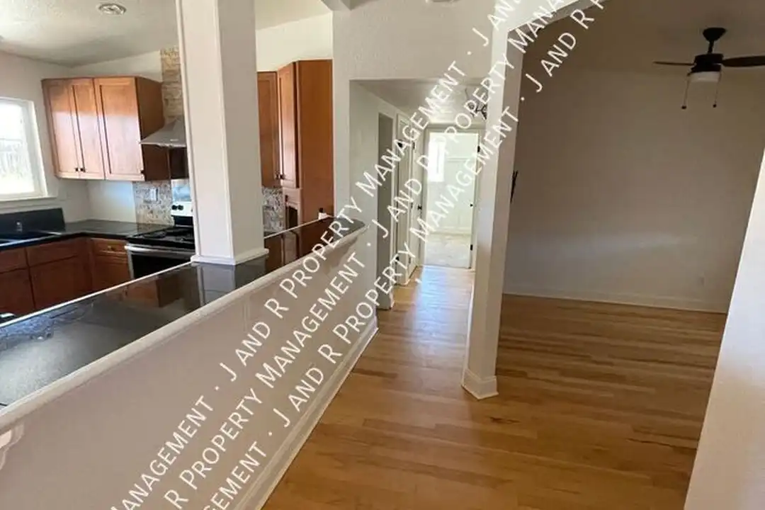 9628 Helio Dr - View 4