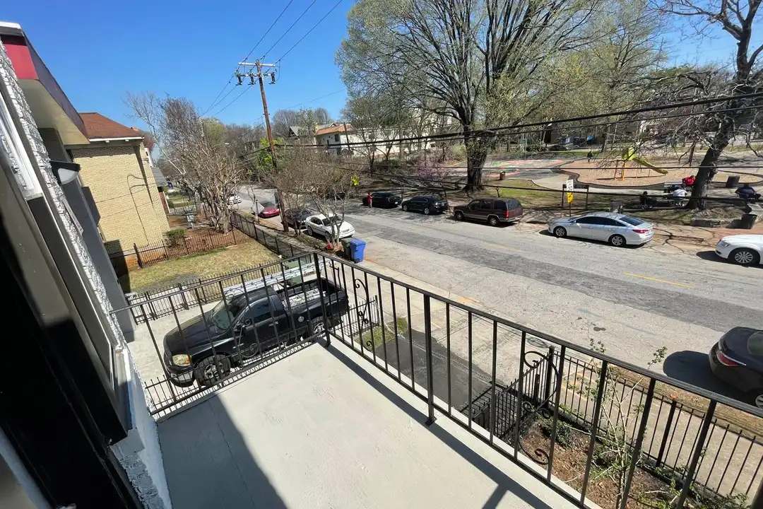 386 Parkway Dr NE unit 306 - More