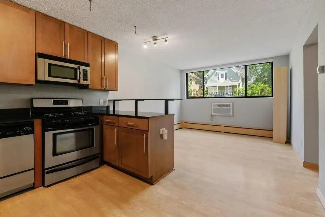 2530 1st Ave S #101 - Vista 6